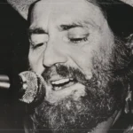 أغنية “On The Road Again” لويلي نيلسون: من الإلهام إلى النجاح