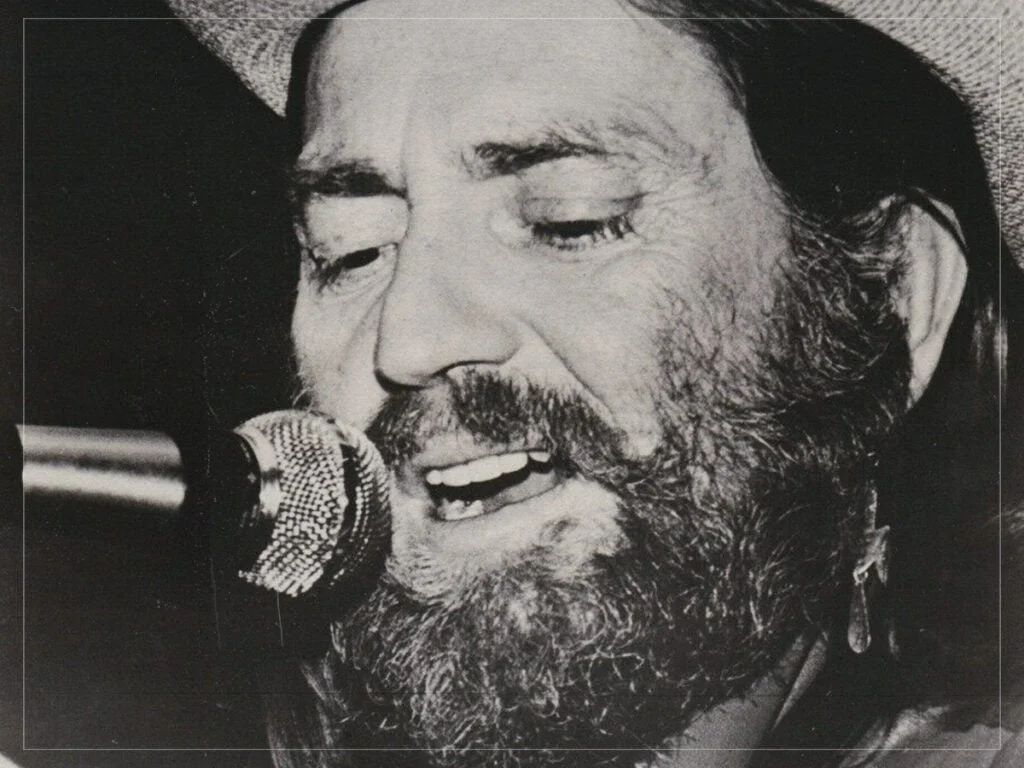 أغنية "On The Road Again" لويلي نيلسون: من الإلهام إلى النجاح