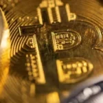 استقرار البيتكوين قرب 63,900 دولار وسط سياسة الفائدة اليابانية