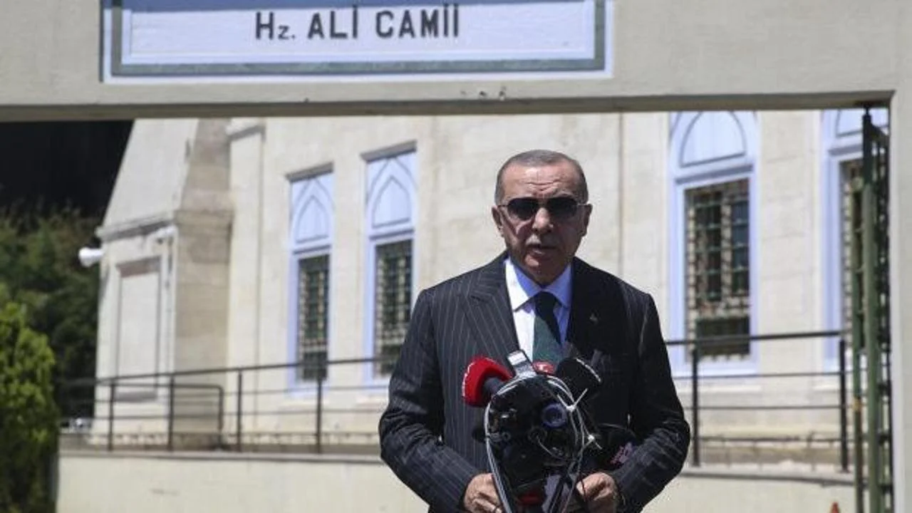 أردوغان يؤدي صلاة الجمعة في جامع Hz. Ali