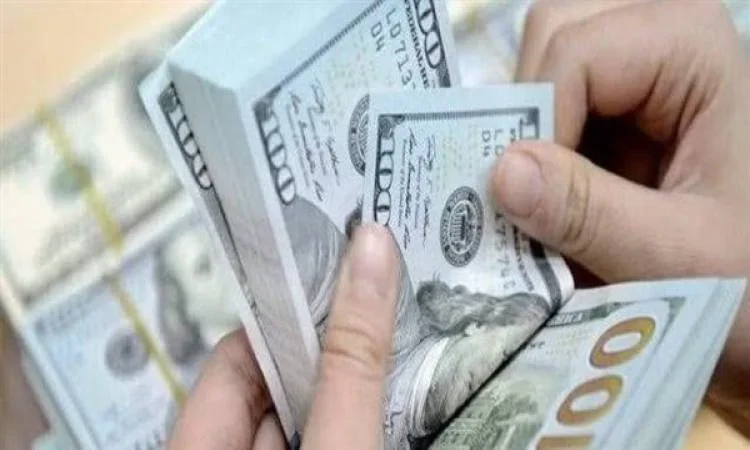 تراجع الدولار الأمريكي مع مخاوف من التضخم