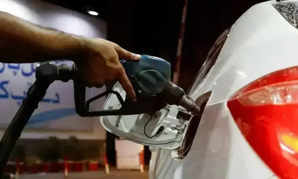 تخفيض طفيف في أسعار البنزين والديزل