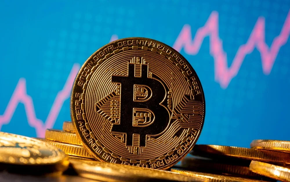 البيتكوين يتجاوز 63 ألف دولار وسط تحديات السوق