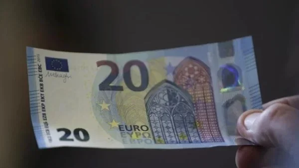 تراجع سعر اليورو أمام الجنيه المصري اليوم